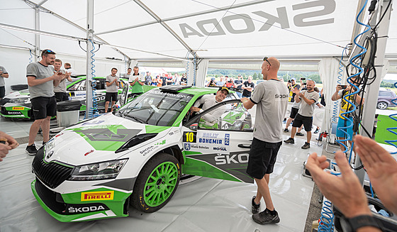 Dominik Stíteský dostal anci zajet závod rally za koda Motorsport.
