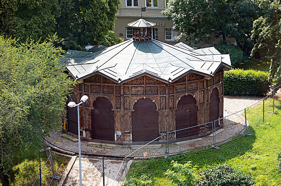 Koloto� byl v Letenských sadech postaven v roce 1894 a fungoval a� do roku 2004.