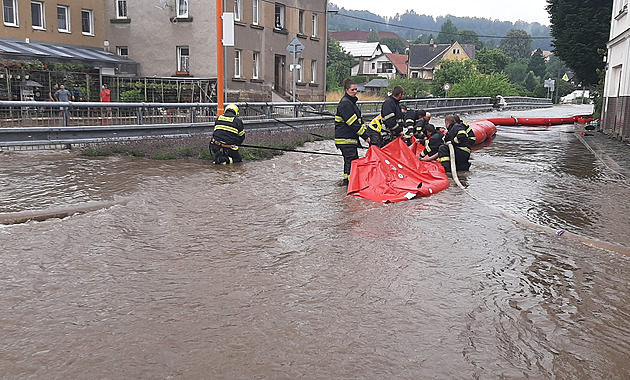 Povodeň zasáhla desítky domů, na Děčínsku se dávají do úklidu