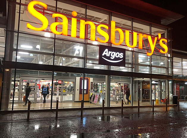Řetězec Sainsbury’s propustí 1 500 lidí. Do tří let chce ušetřit miliardu liber