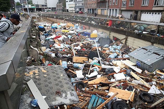 Svědectví zkázy. V Belgii vytvořili skládku z věcí, které zničily povodně