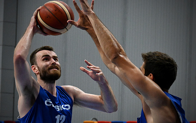 V nejsilnějším složení. I s Jelínkem či Zídkem. Basketbalisté trénují na Tokio