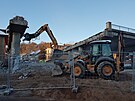 Demolice mostu nad Mezibo�skou ulic� v Litv�nov�. (12. �nora 2021)