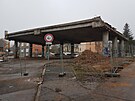 Demolice mostu nad Mezibo�skou ulic� v Litv�nov�. (21. �nora 2021)