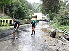 Ani bleskov� povodn� neodradily turisty od n�v�t�vy H�enska a p�ilehl�ho okol�.