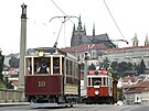 Na Mánesov most v Praze projel 18. ervence 2021 prvod historických i...