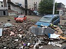 Na ulici v belgickém Verviers zstala po povodních zniená auta. (15. ervence...