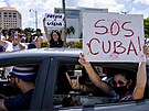 Kubántí imigranti v Miami se shromádili na podporu protivládních demonstrací...