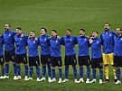Italtí fotbalisté zpívají hymnu Fratelli dItalia ped finále Eura proti...