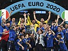 Italové slaví své vítzství na Euru 2020 hraném v roce 2021.