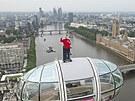 Hrdina finále MS 1966 Geoff Hurst na vrcholu  London Eye ped vyvrcholením Eura.