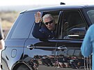 Britský miliardá Richard Branson se z kosmodromu Spaceport America v Novém...