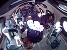 Britský miliardá Richard Branson se z kosmodromu Spaceport America v Novém...