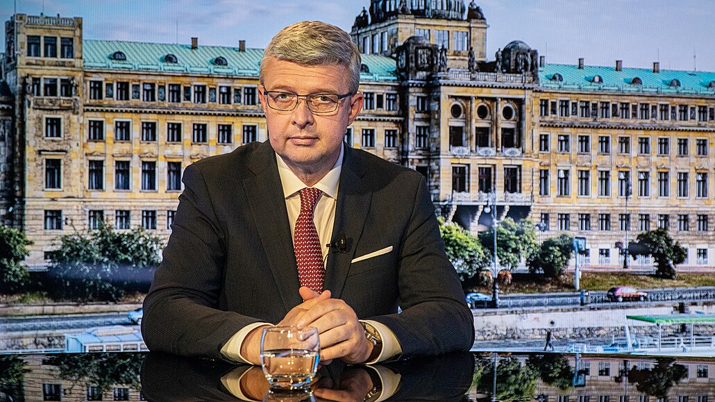 Ministr dopravy a pr�myslu Karel Havlí�ek