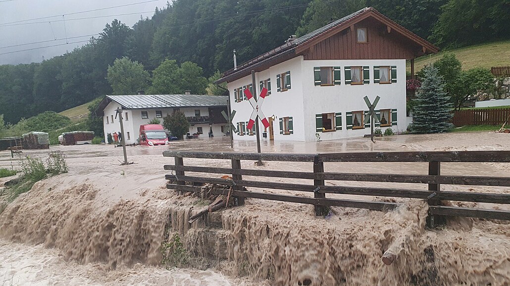 Silné přívalové deště způsobily záplavy i v horním Bavorsku. Zvláště zasažené...