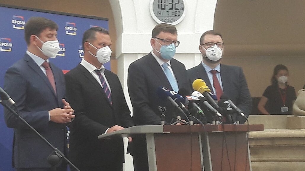 Ekonomický tým koalice Spolu (ODS, KDU-�SL, TOP 09) na tiskové konferenci ve...