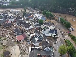 Letecké záběry ukazují totální zkázu po povodních v Německu