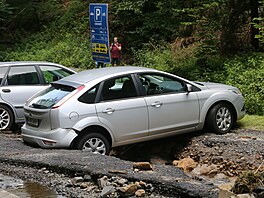 Blesková povode do ásti Henska pila tak rychle, e majitelé aut na...