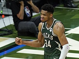 Výte�ný basketbalista Giannis Antetokounmpo z týmu Milwaukee Bucks.