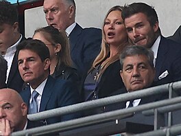 Na zápase Anglie a Itálie nechybli americký herec Tom Cruise, topmodelka Kate...