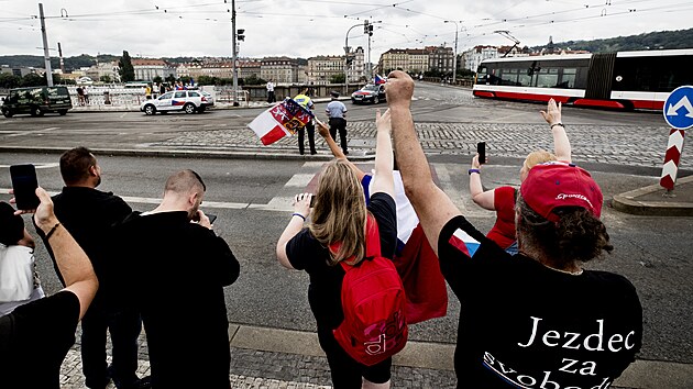Demonstrace odprc vakcinace dt na Palackho nmst v Praze. (17. ervence 2021)