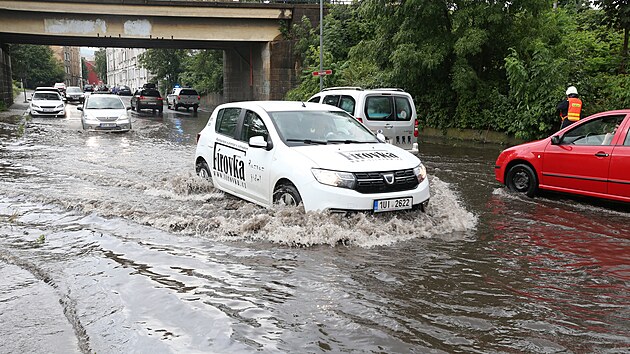 Zaplavená vozovka v Ústí nad Labem