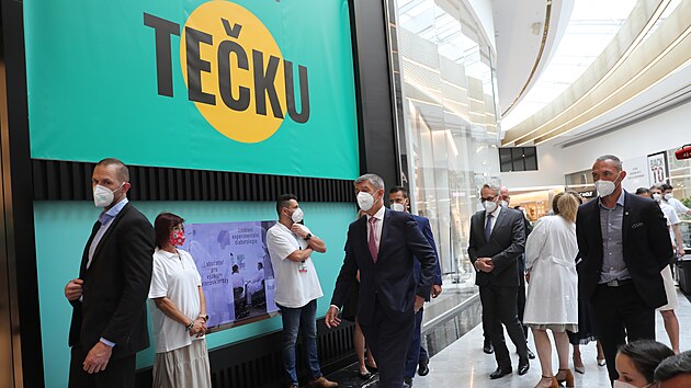 V OC Chodov se otev�elo nov� o�kovac� centrum bez registrace. (12. �ervence 2021)