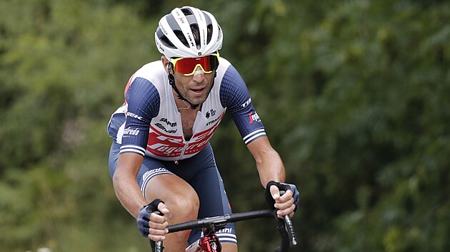 Z balíku ve čtrnácté etapě Tour de France zaútočil i Vincenzo Nibali