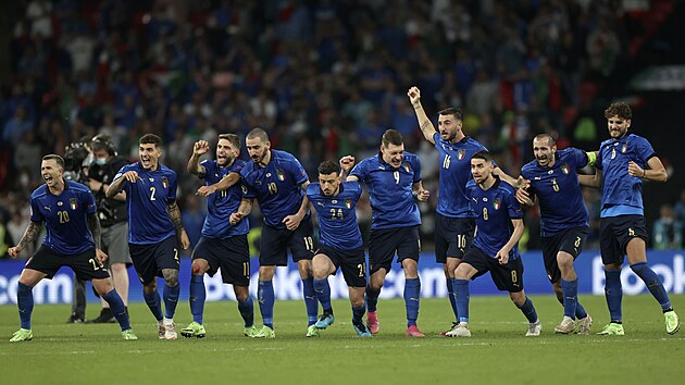 Vbuch italsk radosti. Donnarumma chytil penaltu Angliana Saky a udlal z Ital ampiony Eura.