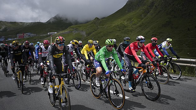 Závodníci těsně před startem 16. etapy Tour de France.