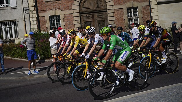 Tadej Pogaar aspol. bhem jedenadvact etapy Tour de France.