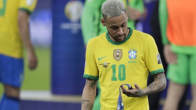 Brazilsk kapitn Neymar je zklaman po prohranm finle Copa Amrica.