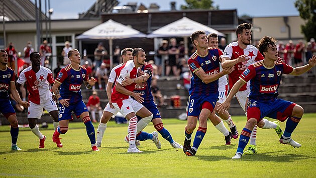 Momentka z ppravnho duelu Slavia - Gliwice