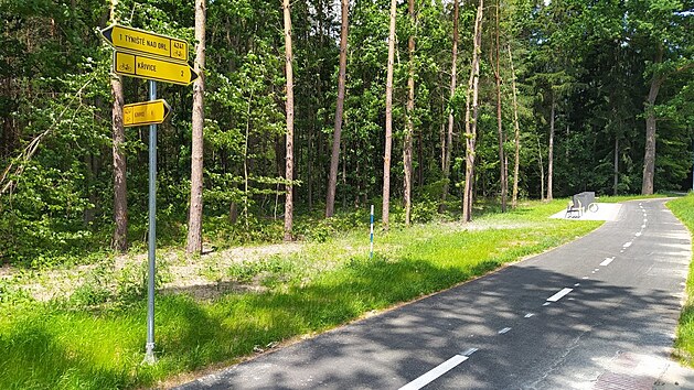 Cyklostezka spojila vesniku Kivice s Tnitm nad Orlic (18. 6. 2021).