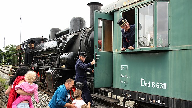 Parní vlak s lokomotivou 434.2186 Čtyřkolák přijel na oslavy výročí 120 let od otevření trati Pňovany -Bezdružice v rámci takzvaného Bezdružického parního léta. (17. 7. 2021)