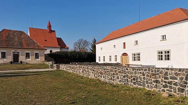 Zmek v Boanovicch-Pakomicch severn od Prahy se dokal zchrany. 