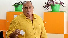 Svůj hlas odevzdal také bulharský expremiér Bojko Borisov. (11. července 2021)