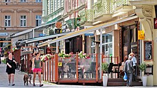 Pedzahrádky restaurací v centru Karlových Var