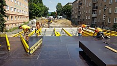 Výstavba nového mostu pes Meziboskou ulici v Litvínov. (13. ervence 2021)