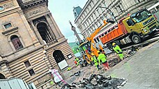 Oprava izolace a �íms u Národního divadla.