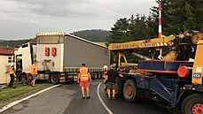 Kamion zablokoval p�ejezd v Petrov� nad Desnou na �umpersku