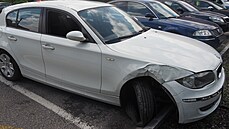 Nabouraný v�z BMW, ve kterém jel �idi� s více ne� �ty�mi promile alkoholu.