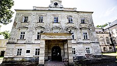 První letní sídlo prezidenta Masaryka, zámek Hlubo� na P�íbramsku.