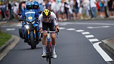 Matej Mohori jede v úniku bhem devatenácté etapy Tour de France.