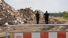 Lidé kv�li tornádu p�i�li o své cennosti i úspory. N�které z nich skon�ily na...