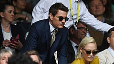 HVĚZDNÝ STÍN HOLLYWOODU. Tom Cruise ve Wimbledonu na finále ženské dvouhry.