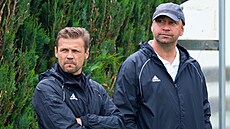 Asistent trenéra Varnsdorfu Petr Papou�ek (vlevo) a hlavní trenér Pavel Drsek