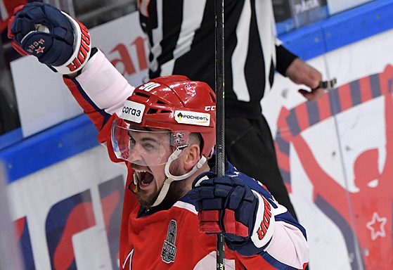 Andrej Loktionov se raduje z gólu ve finále KHL proti Avangardu Omsk.