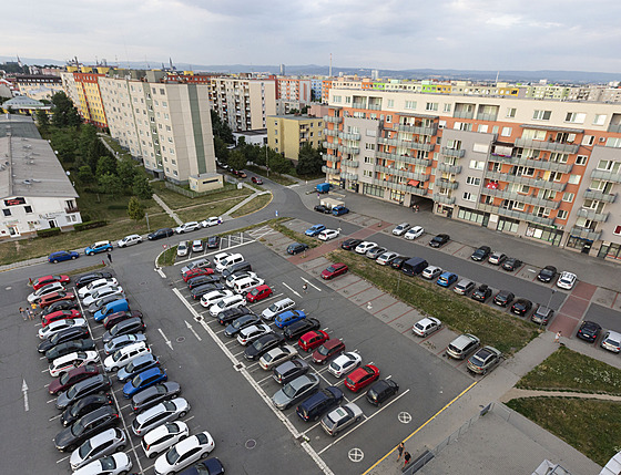 Systém parkování v Olomouci se zmní i na velkých sídlitích.  