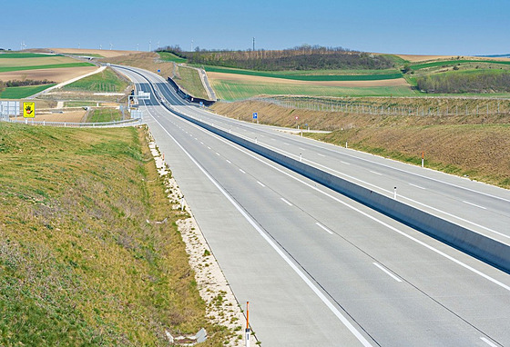 Rakouská dálnice A5. Ilustraní foto.